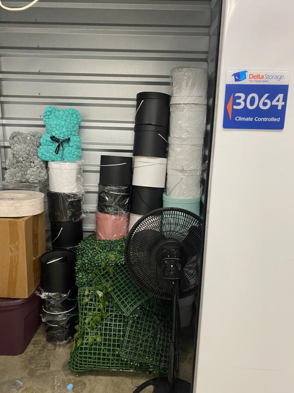 Storage Unit Auction in Jersey City, NJ at Delta SelfStorage Jersey